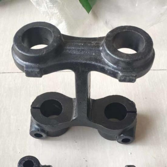 Front Spring Shackle 48441E0070
